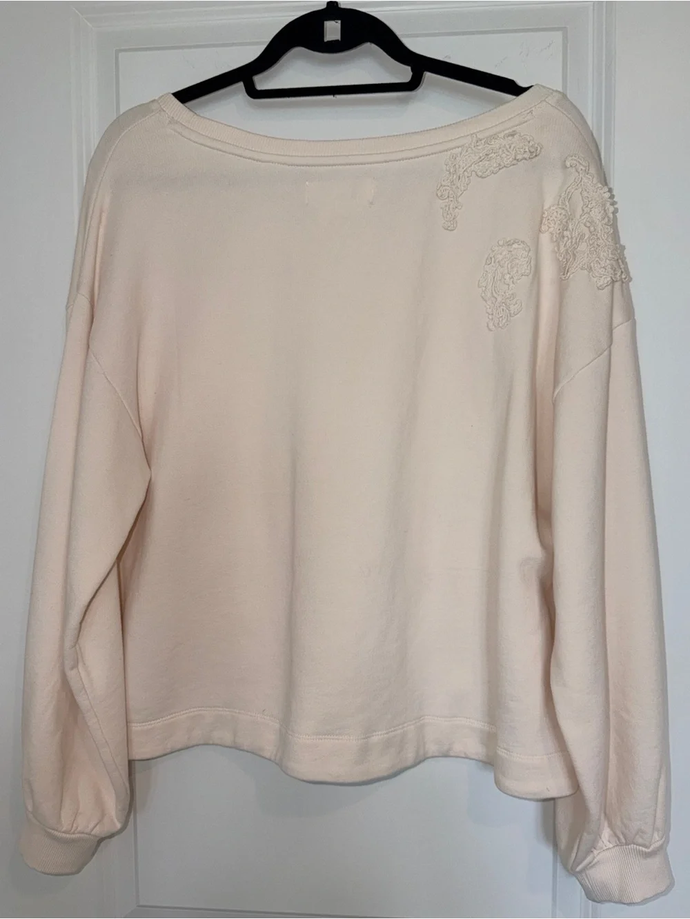 By Anthropologie Crochet Appliqué Pullover Off-Shoulder Sweatshirt Cream
